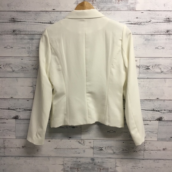 ๐ฟ Forever 21 white blazer - Picture 3 of 7